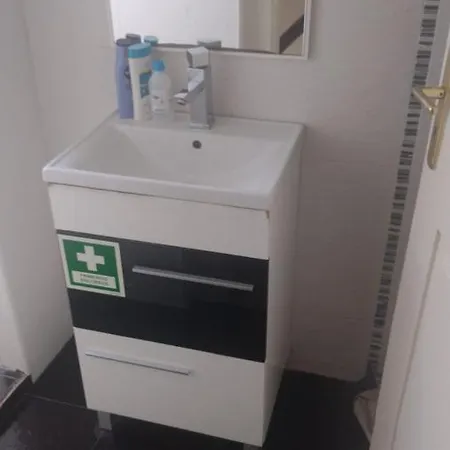 Sweet Family Budget Hostal Coímbra